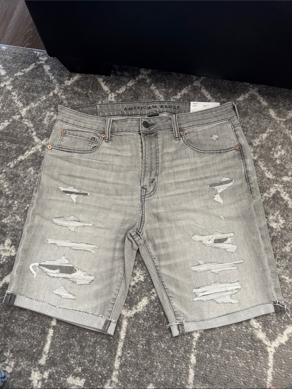 American Eagle Outfitters Men's Light Gray Distressed Denim Shorts
